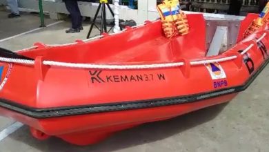 perahu fiber yang diserahkan oleh pemkab banjar kepada Desa Murung Kenanga