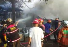 kebakaran hanguskan toko service dan toko sembako di Banjarbaru
