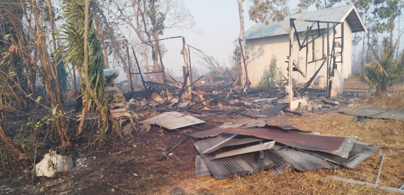 kebakaran lahan di mataraman hangusakan 5 buah rumah warga