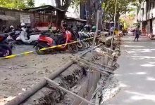 pengecoran dan penggalian pada proyek Drainase di kawasan parkiran Kota Lama