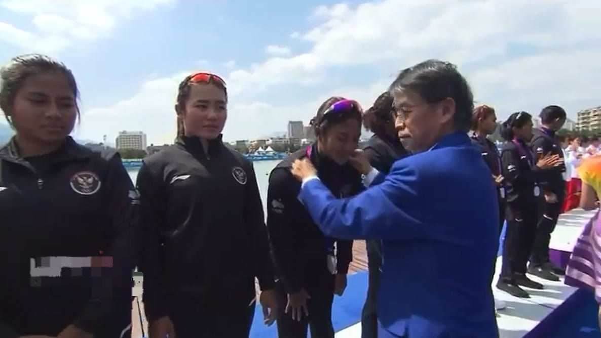 Pedayung asal Kalimantan Selatan menjadi salah satu atlet yang menyumbang medali perak untuk tim Indonesia, pada Asian Games ke-19 (foto duta tv)