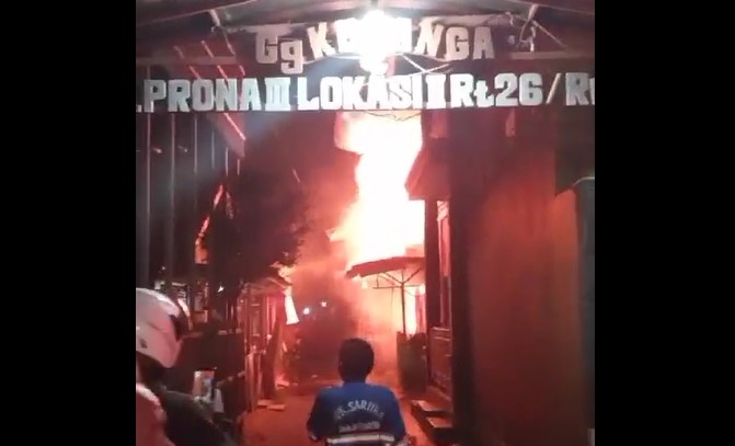 potongan video relawan, kebakaran di jalan Prona Banjarmasin