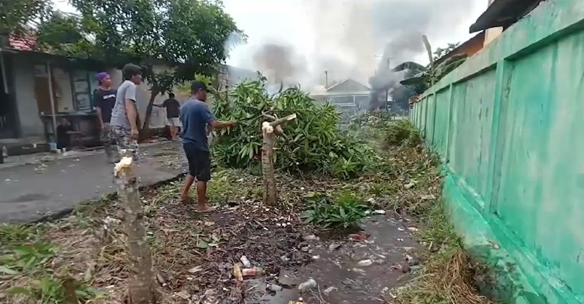 aksi bersih-bersih warga, cegah DBD semakin meluas