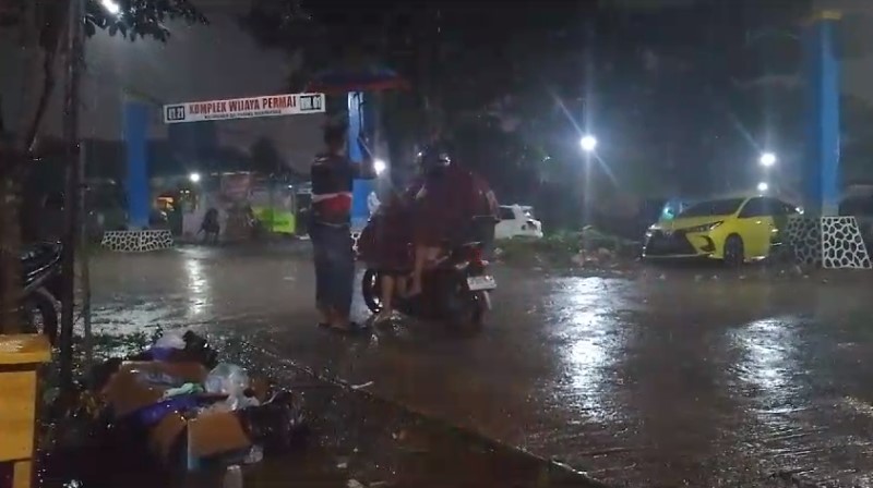 Salman, seorang relawan dari Posko Wijaya Borneo