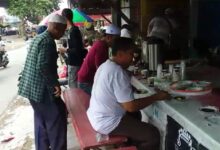 Suasana warung gratis di RT. 03, Kampung Baru, Desa Sungai Paring, Kota Martapura