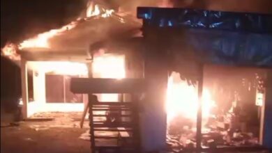 Kompor Meledak Akibatkan Rumah dan Kios Terbakar di Jalan Gotong Royong Landasan Ulin