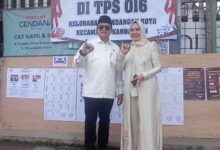 Pj Bupati HSS Hermansyah mengunjungi Tempat Pemungutan Suara (TPS) 016 Kecamatan Kandangan Kota
