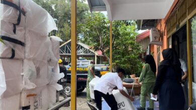 Proses pengembalian 2.080 kotak suara dari kelurahan ke kecamatan Banjarmasin Utara
