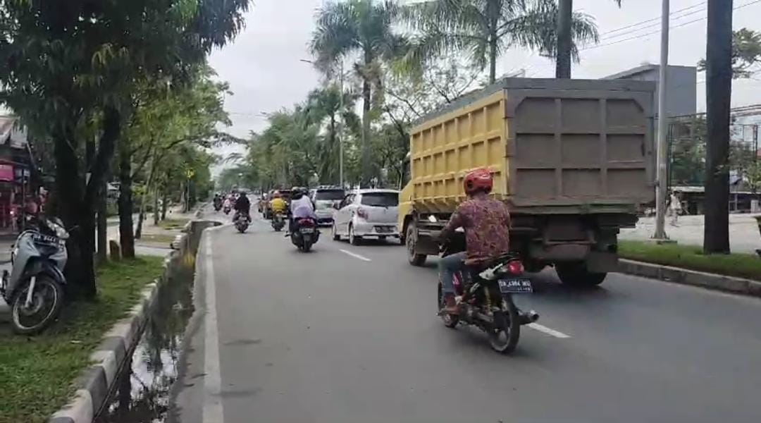 truk atau angkutan besar yang masuk Kota Banjarmasin sebelum jam yang ditentukan