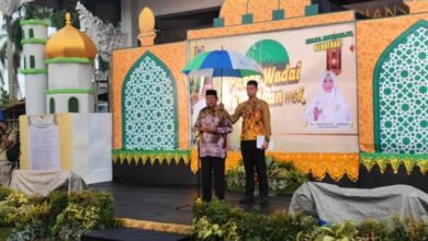 Gubernur Kalsel, Sahbirin Noor resmikan Pasar Wadai Ramadhan