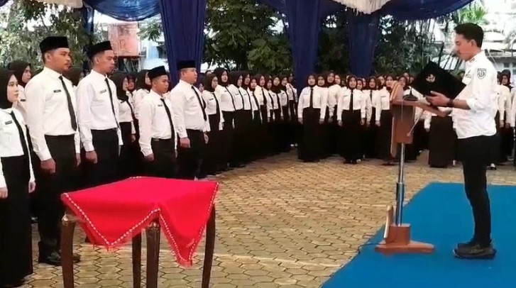 Sebanyak 927 pegawai Pemerintah dengan Perjanjian Kerja atau P3K dilantik oleh Bupati Banjar, Saidi Mansyur