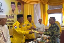 Diwakili oleh Guru Wildan, Acil Odah, resmi mendaftarkan diri sebagai bakal calon Gubernur Kalimantan Selatan
