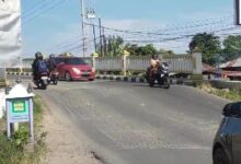 Rencana pembangunan jembatan gantung di daerah Sungai Andai ke kawasan Cemara Ujung mendapat penolakan