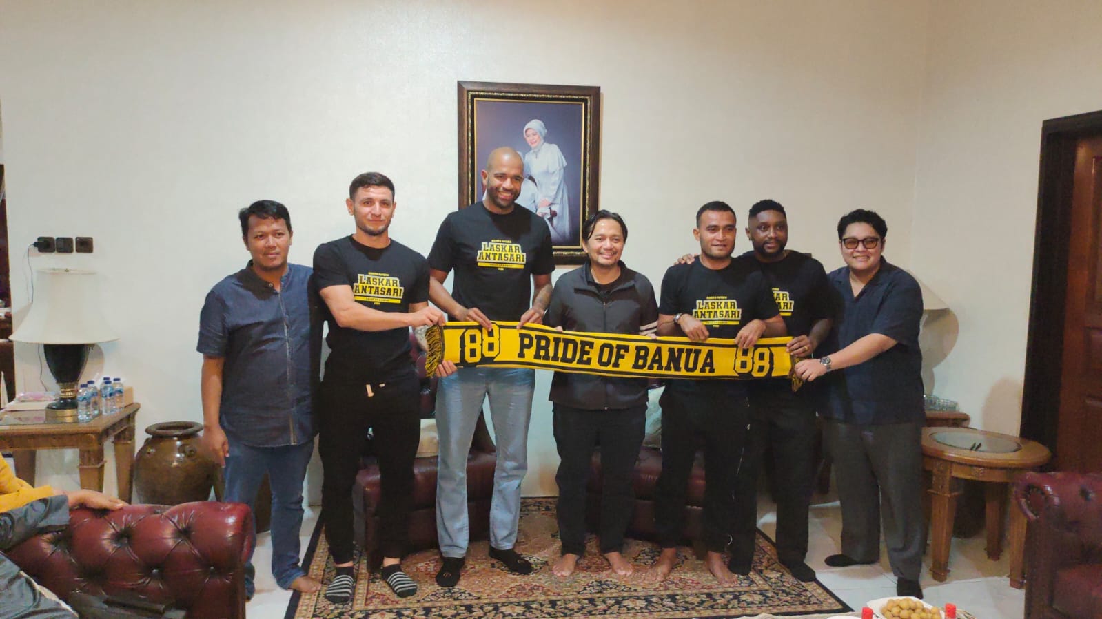 Barito Putera memperkenalkan 3 pemain asing baru dan memperpanjang kontrak , Risky Pora