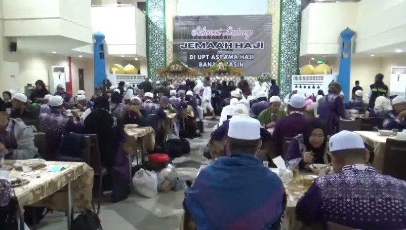 Jemaah haji kloter 8 Kota Banjarmasin, Kabupaten Batola, dan Kota Palangkaraya telah tiba di Diembarkasi Banjarmasin