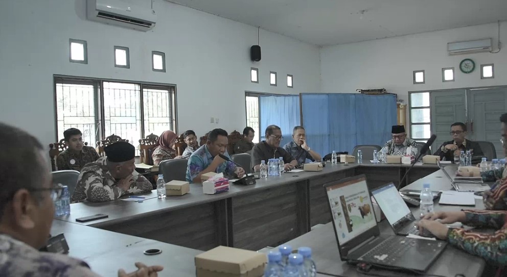 Wakil Ketua DPRD Kalsel bersama Komisi II mengunjungi Disbunak Kabupaten Tabalong