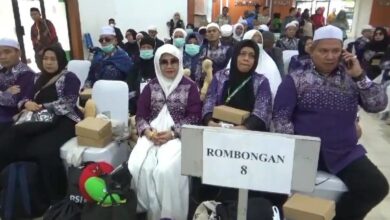 Sebanyak 320 orang jemaah haji Kloter 12 asal Debarkasi Banjarmasin mendarat dengan selamat di Bandara Syamsudin Noor