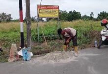 Akibat Sengketa Lahan, Supangat Pasang Plang Somasi