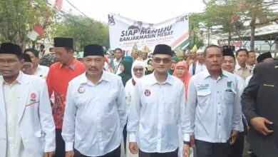 Mukhyar dan Awan Subarkah Mendaftar ke KPU Banjarmasin