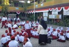 Siswa di SDN Mawar 7 Banjarmasin Belajar di Lapangan