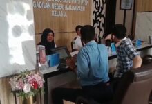 Kuasa hukum MS, mendatangi Kantor Pengadilan Negeri Banjarmasin (foto: duta tv)