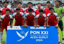 Skuad Tim Sepak Bola Kalsel saat bertanding melawan Jawa Barat di Semi-Final pada ajang PON XXI Aceh-Sumut