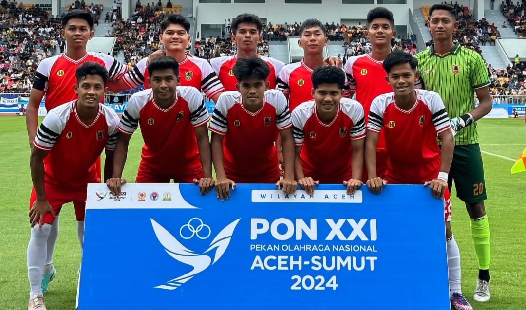 Skuad Tim Sepak Bola Kalsel saat bertanding melawan Jawa Barat di Semi-Final pada ajang PON XXI Aceh-Sumut