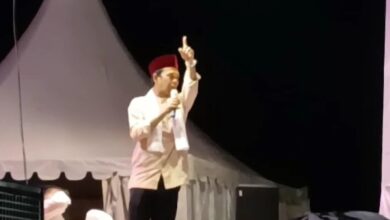 UAH saat menghadiri Tabligh Akbar memberi tantangan kepada ELH