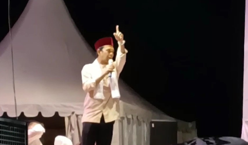 UAH saat menghadiri Tabligh Akbar memberi tantangan kepada ELH