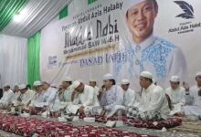 Ustadz Das'ad Latif Ajak Ribuan Jemaah Bersalawat