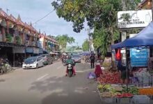 Pusat Perbelanjaan Sekumpul, Martapura, yang berlokasi di persimpangan Jalan Ahmad Yani