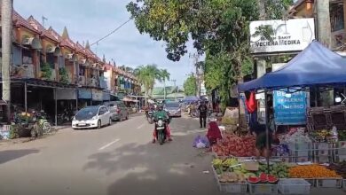 Pusat Perbelanjaan Sekumpul, Martapura, yang berlokasi di persimpangan Jalan Ahmad Yani