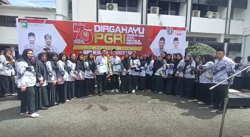 Upacara peringatan Hari Guru Nasional 2024 dan HUT ke-79 PGRI