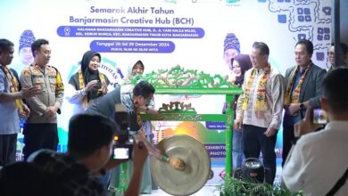 pemukulan gong pembukaan expo Kreativitas Pemuda dan Cangkurah