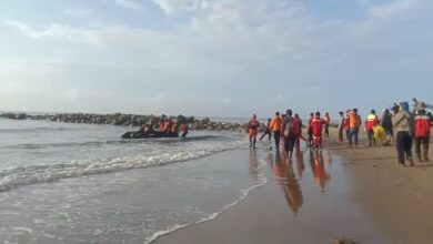 proses pencarian korban tenggelam di Pantai Jorong