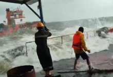 situasi angin kencang dan grlombang tinggi di perairan Laut Taboneo