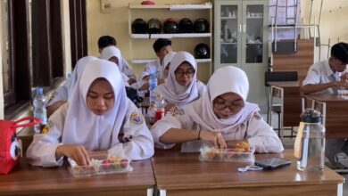 1.390 Siswa SMKN 4 Banjarmasin Ikuti Makan Siang Bergizi