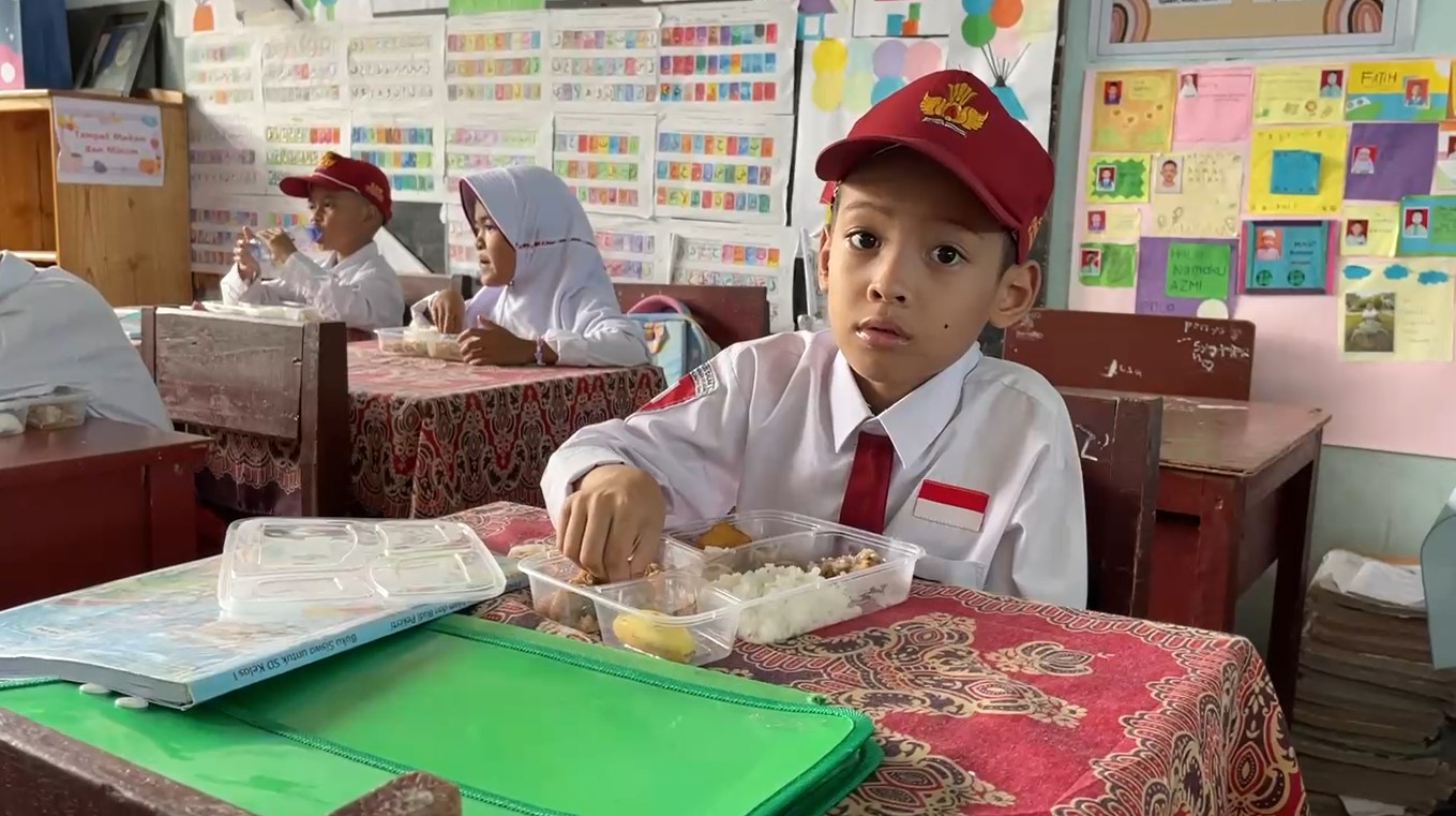 Siswa SD di Banjarmasin Sambut Antusias Makan Siang Bergizi