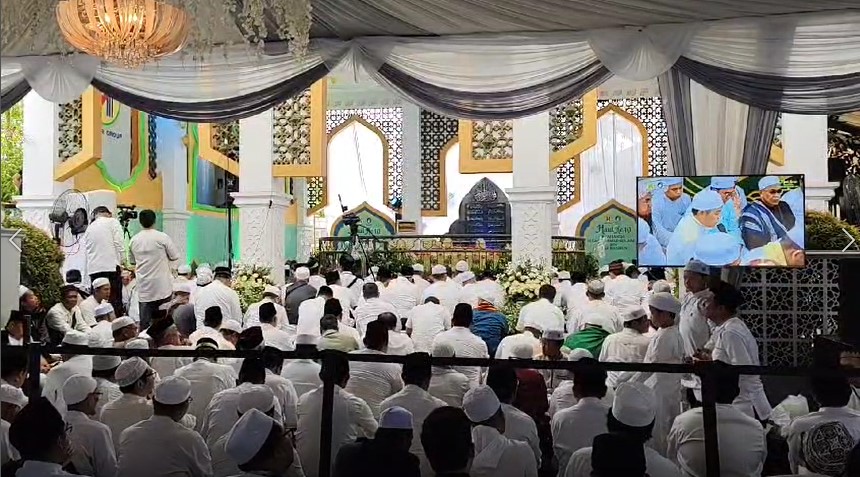 Ribuan Jemaah Hadiri Haul ke-10 H. Abdussamad Sulaiman HB