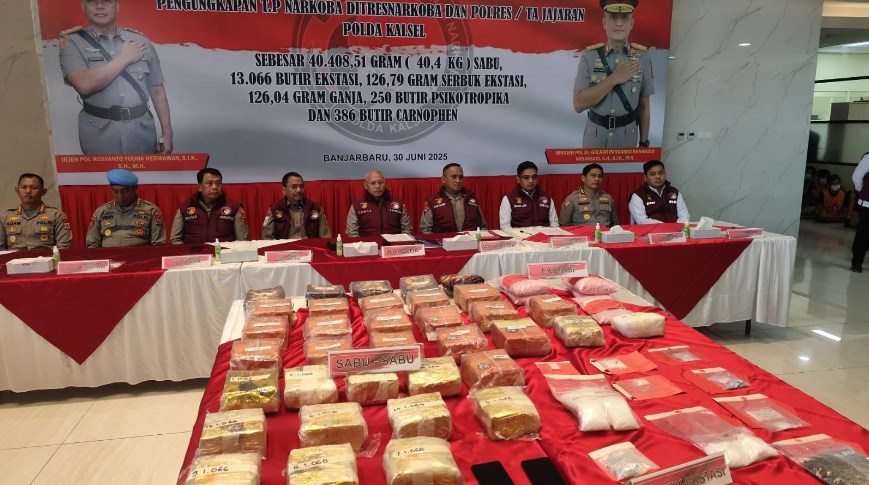 Ditresnarkoba Polda Kalsel Gagalkan Penyelundupan 40,4 Kg Sabu dan 13.066 Butir Ekstasi