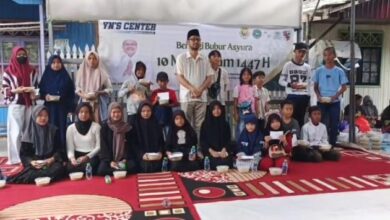 DPD Golkar Banjarmasin Bagikan Santunan Anak Yatim dan Bubur Asyura