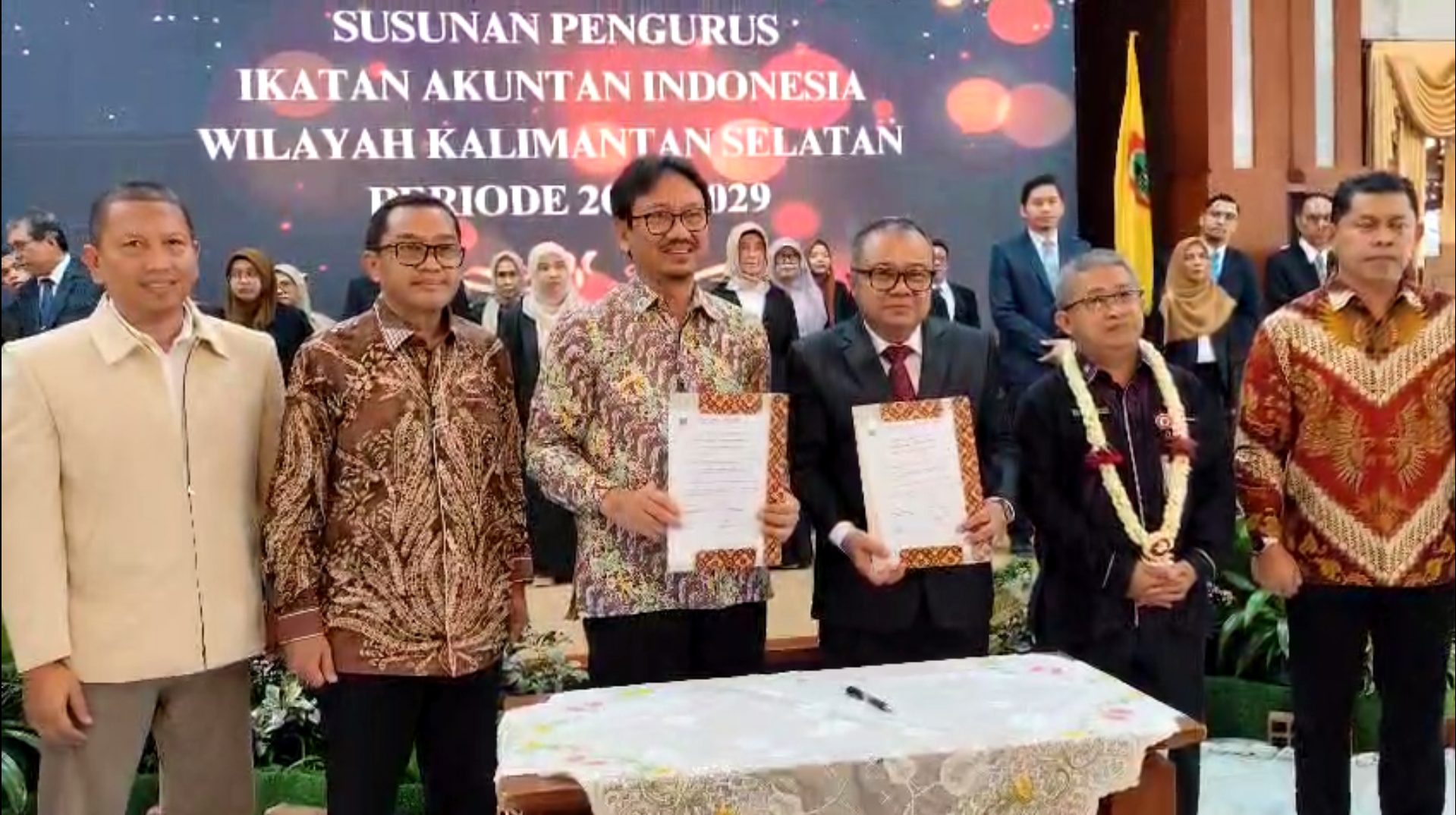 Dr. Atma Hayat Resmi Dilantik Menjadi Ketua IAI Kalsel