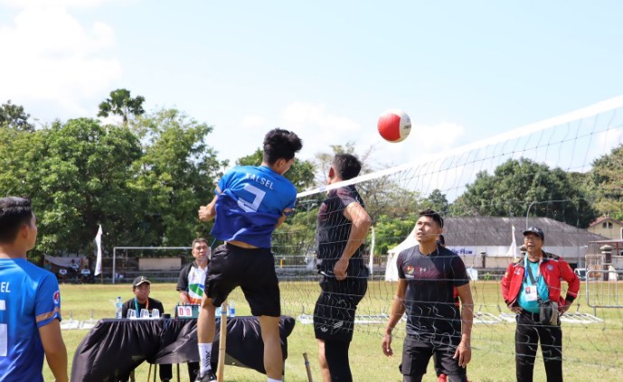 Kalsel Manis Bola Sundul Awali FORNAS VIII 2025