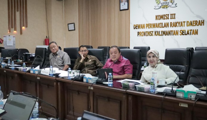 Komisi III Desak Penerangan di Akses Jalan Menuju Makam Datu Kelampayan