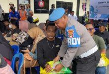 Polresta Bagikan Beras Gratis