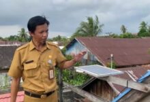 Roy Rakit Pembangkit Listrik Tenaga Surya untuk Rumah Pribadi