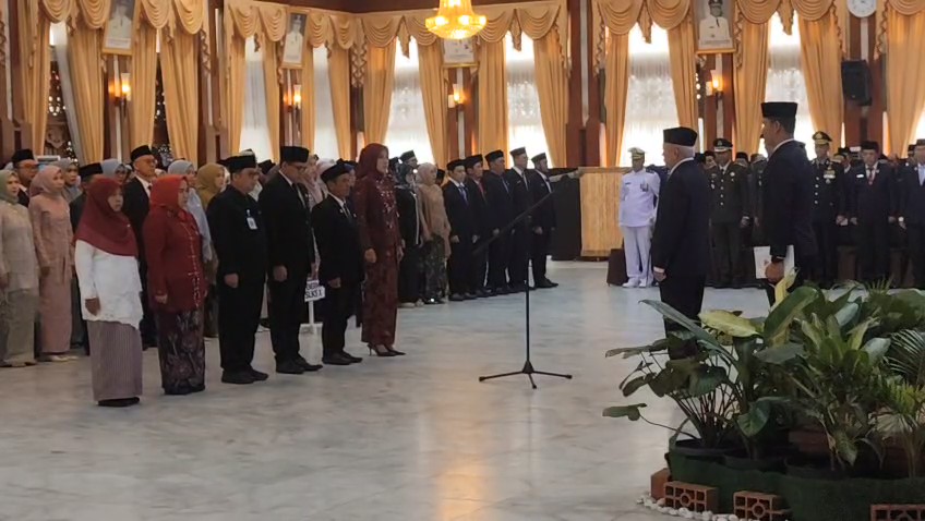 446 PNS Pemprov Kalsel Terima Satyalencana Karya Satya