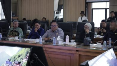 Dilarang Gunakan Lampara Dasar untuk Tangkap Ikan, Nelayan Minta Solusi Dewan