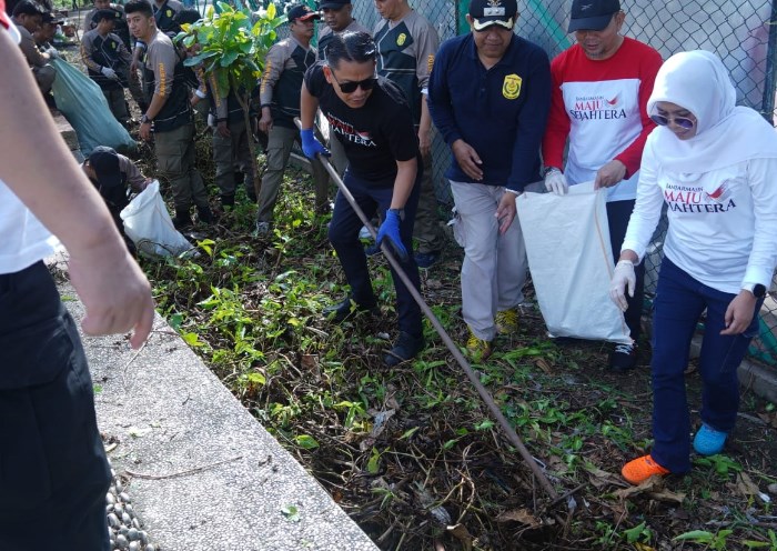 Yamin Ikut Bersih-bersih Siring RK Ilir