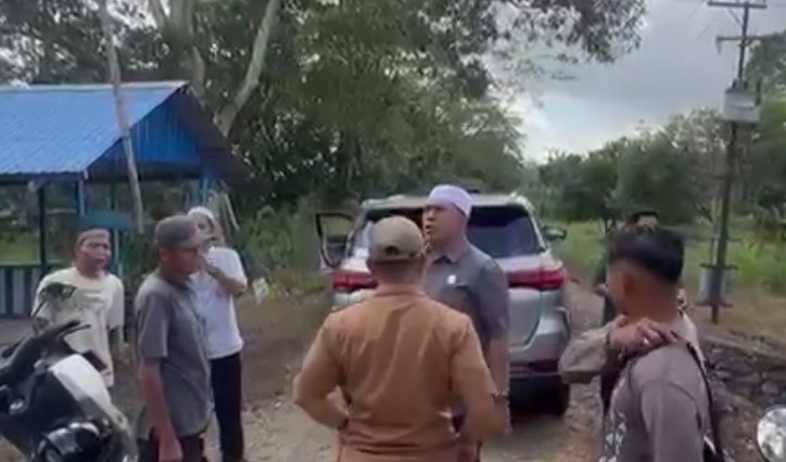 30 Tahun Akses Jalan Warga Desa Lungau Kandangan Dibiarkan Rusak